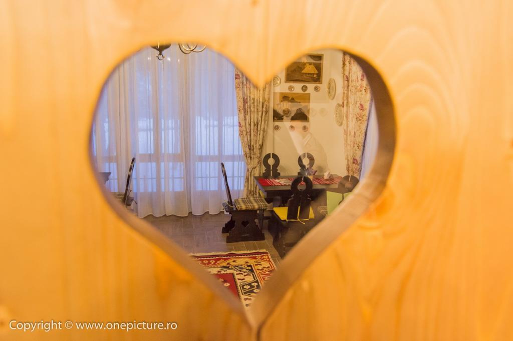 Hanul Haiducilor Obarsia-Lotrului Exteriér fotografie